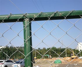 钢丝网围栏